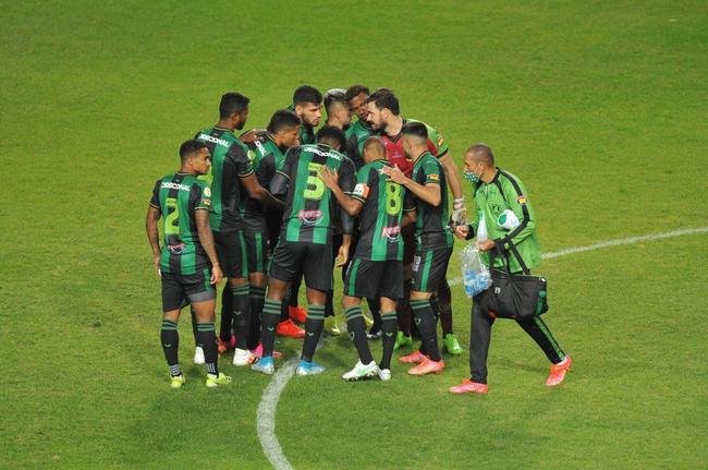 Fotos do jogo entre Amrica e Atltico