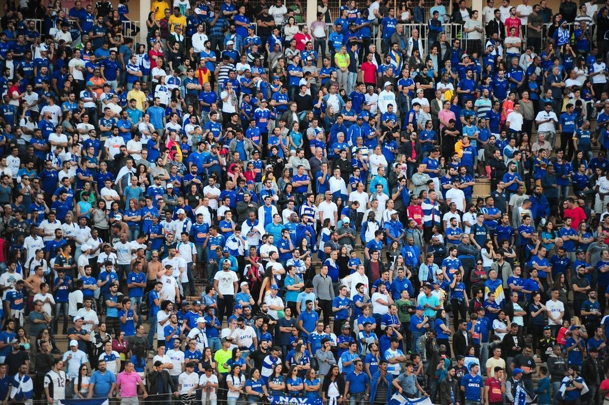 Fotos da vitria do Cruzeiro sobre o Santos, por 1 a 0, no Pacaembu, com gol de Bruno Silva