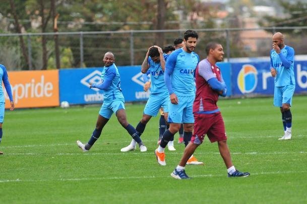 Cruzeiro iniciou preparao para clssico contra o Atltico com reservas em campo na Toca da Raposa II