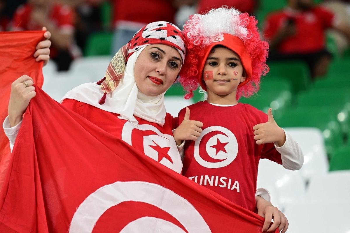 Torcedores de Tunsia e Frana na partida pelo Grupo D da Copa do Mundo do Catar