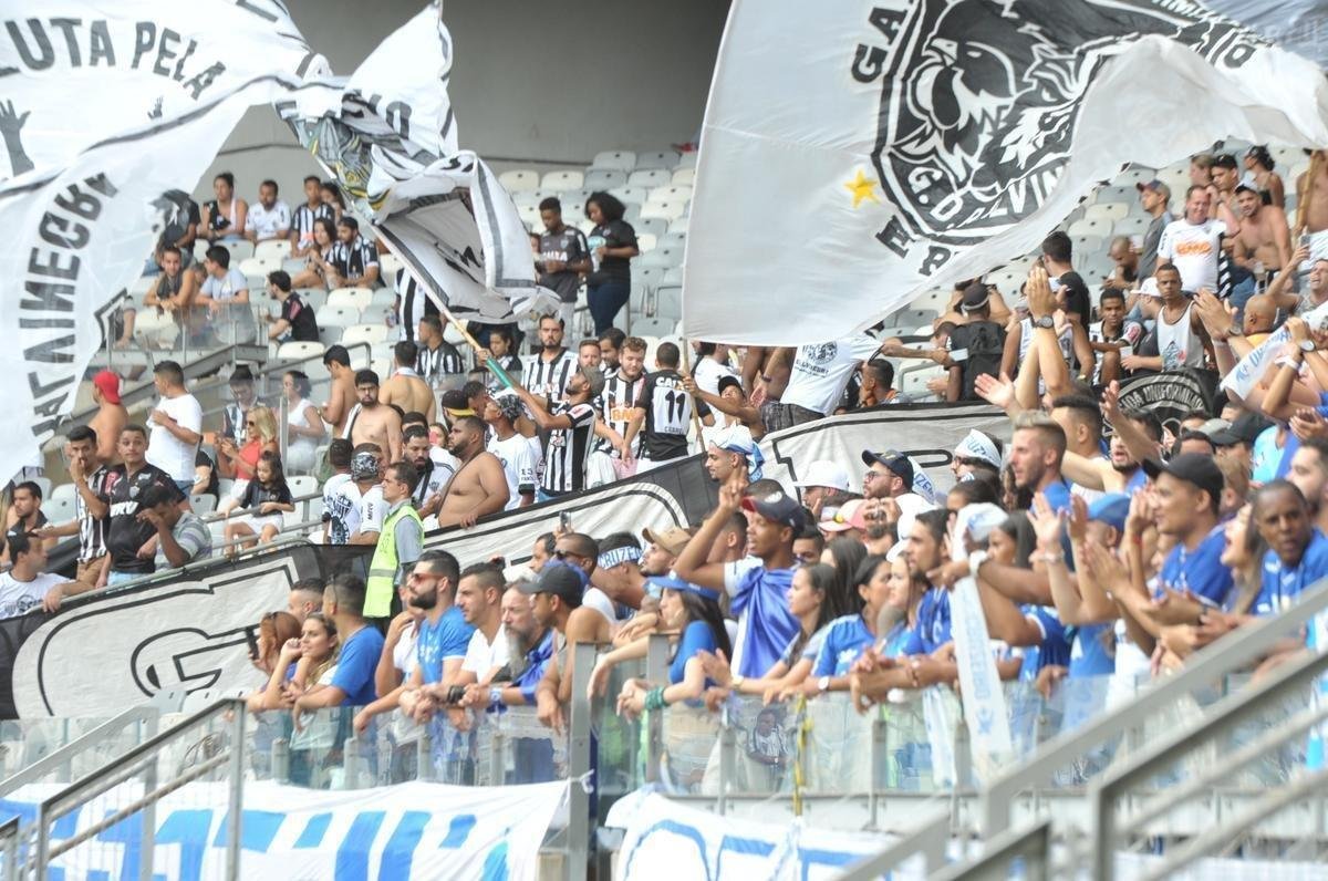 Fotos da torcida do Atltico na primeira final do Mineiro, contra o Cruzeiro, no Mineiro