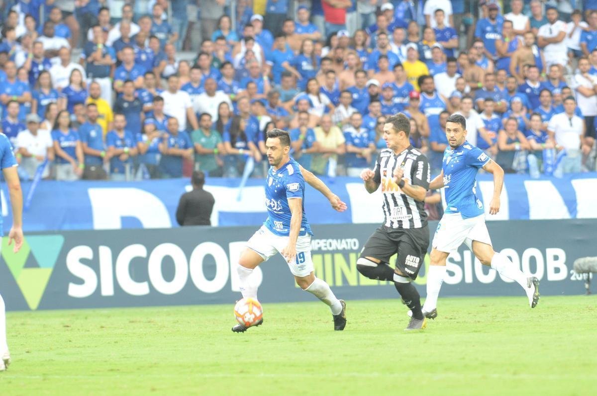 Fotos do primeiro clssico da final do Mineiro, entre Cruzeiro e Atltico, no Mineiro