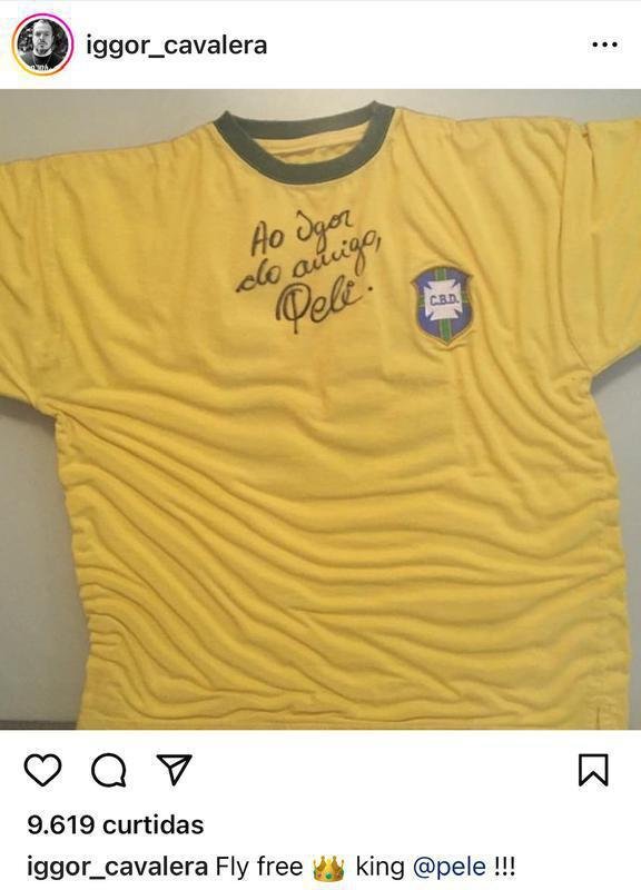 Igor Cavalera, ex-baterista do Sepultura, publicou imagem de camisa autografada por Pel.