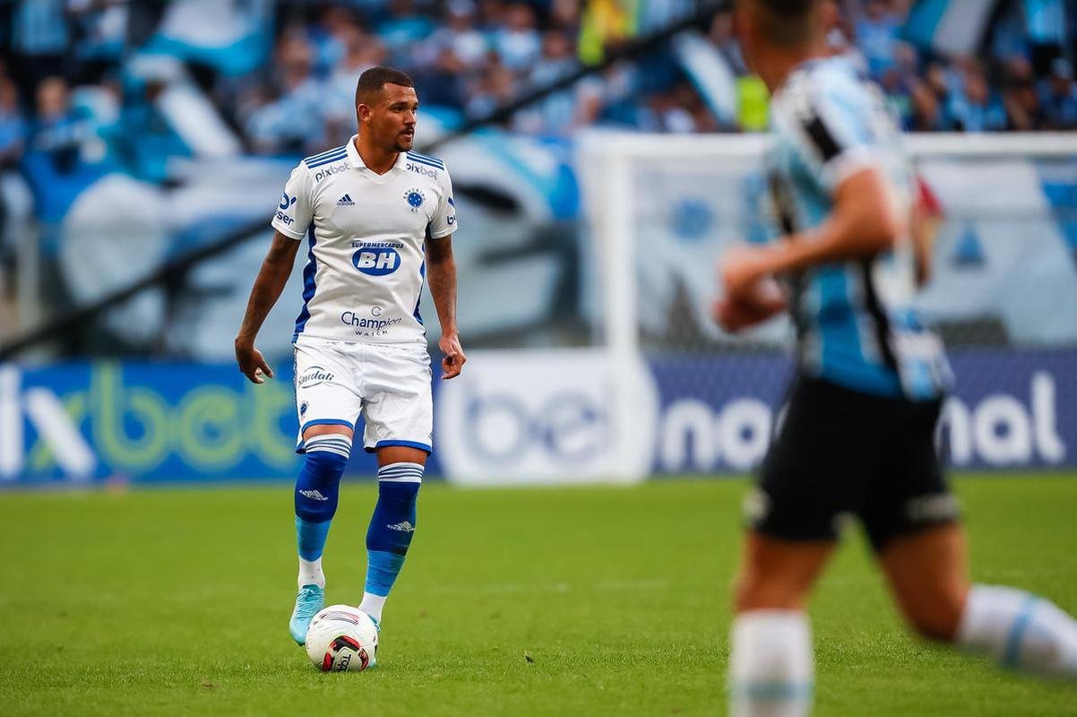 Fotos do jogo entre Grmio e Cruzeiro, na Arena, em Porto Alegre, pela 25 rodada da Srie B