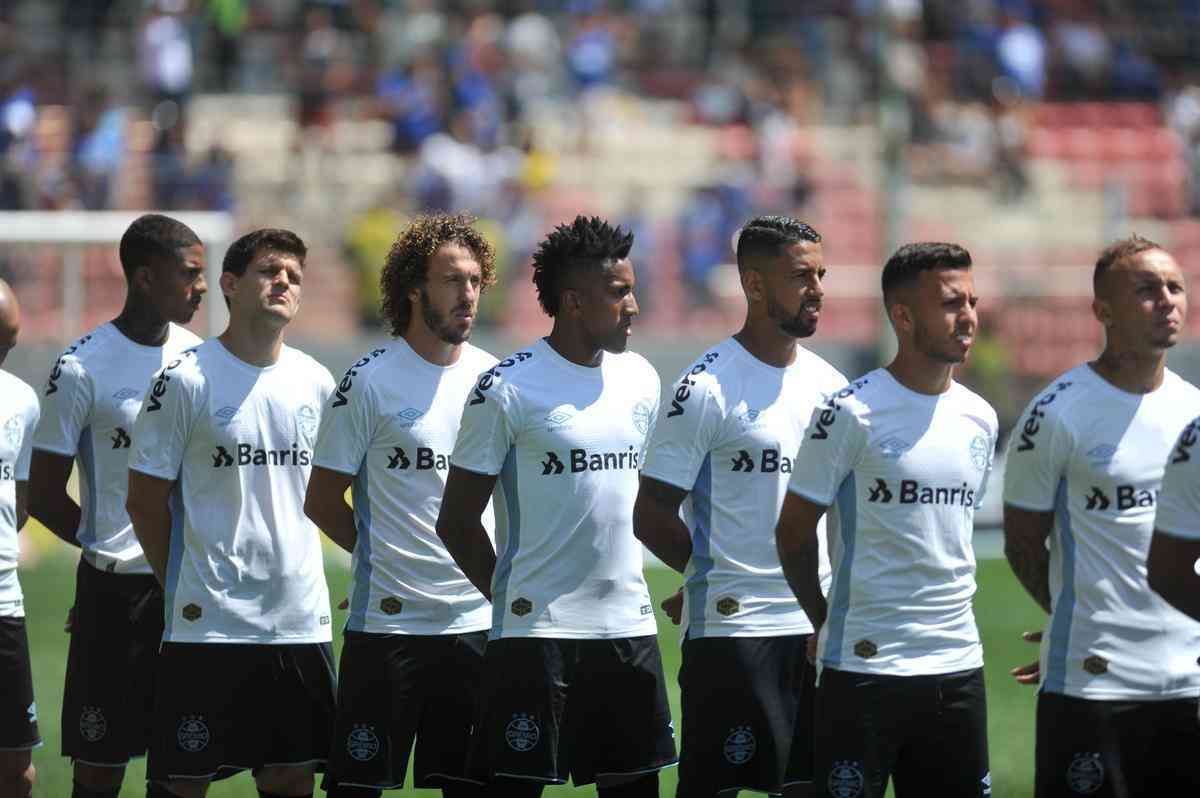 Lances da partida entre Cruzeiro e Grmio, no Independncia, pela 18 rodada do Campeonato Brasileiro