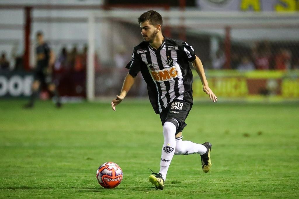 Veja imagens do jogo entre Tombense e Atltico