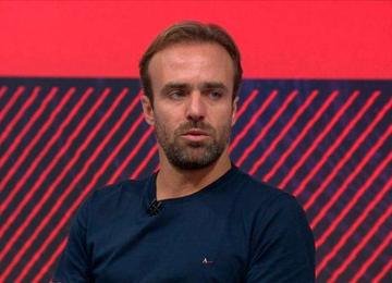 Comentarista disse que o treinador deveria cuidar apenas da parte do futebol