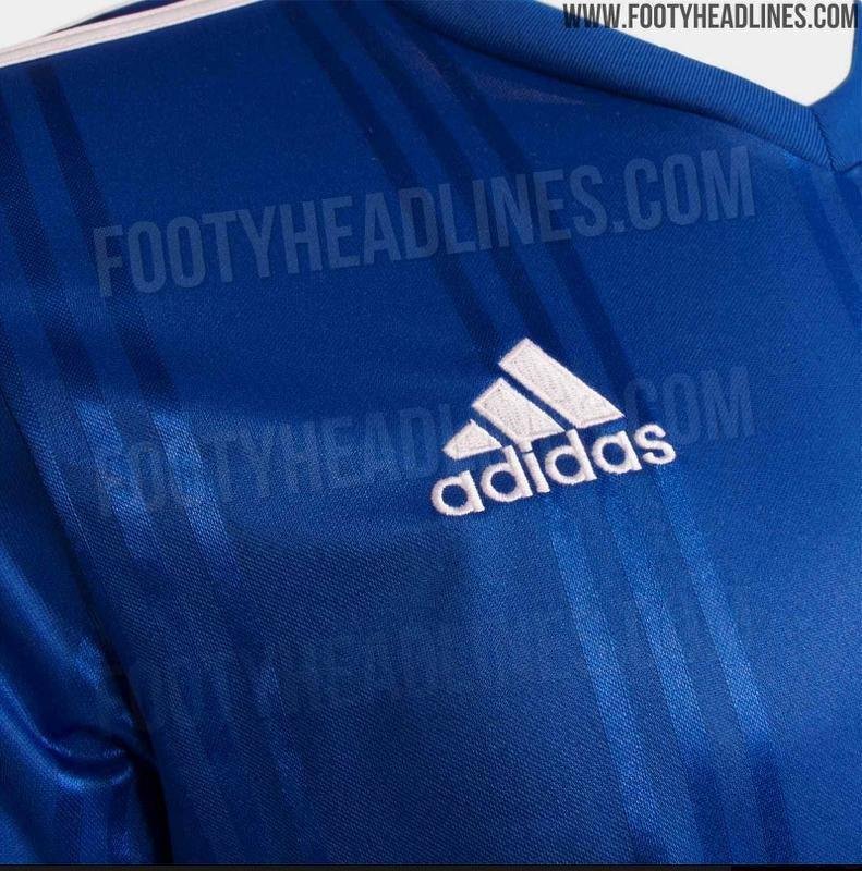 Site www.footyheadlines.com obteve fotos da camisa azul do Cruzeiro de 2020, confeccionadas pela Adidas