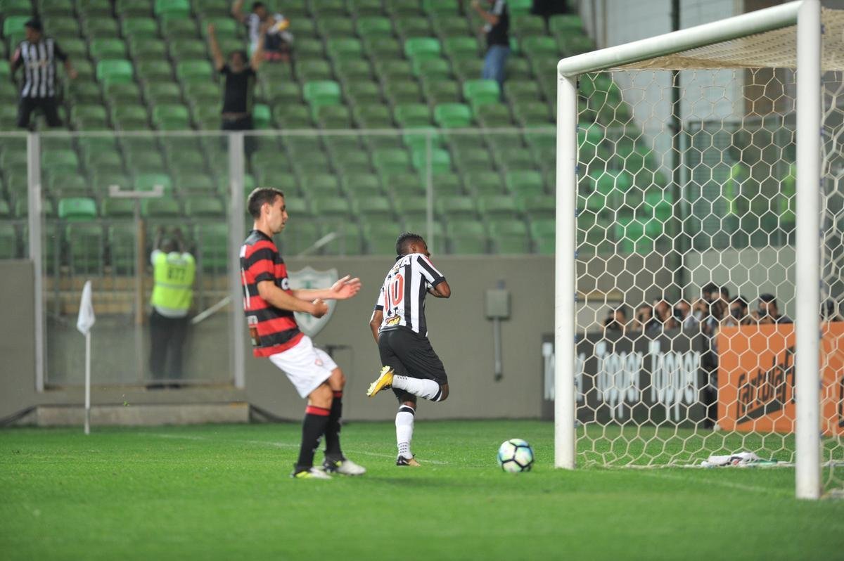 Confira imagens da partida entre Atltico e Vitria, no Independncia