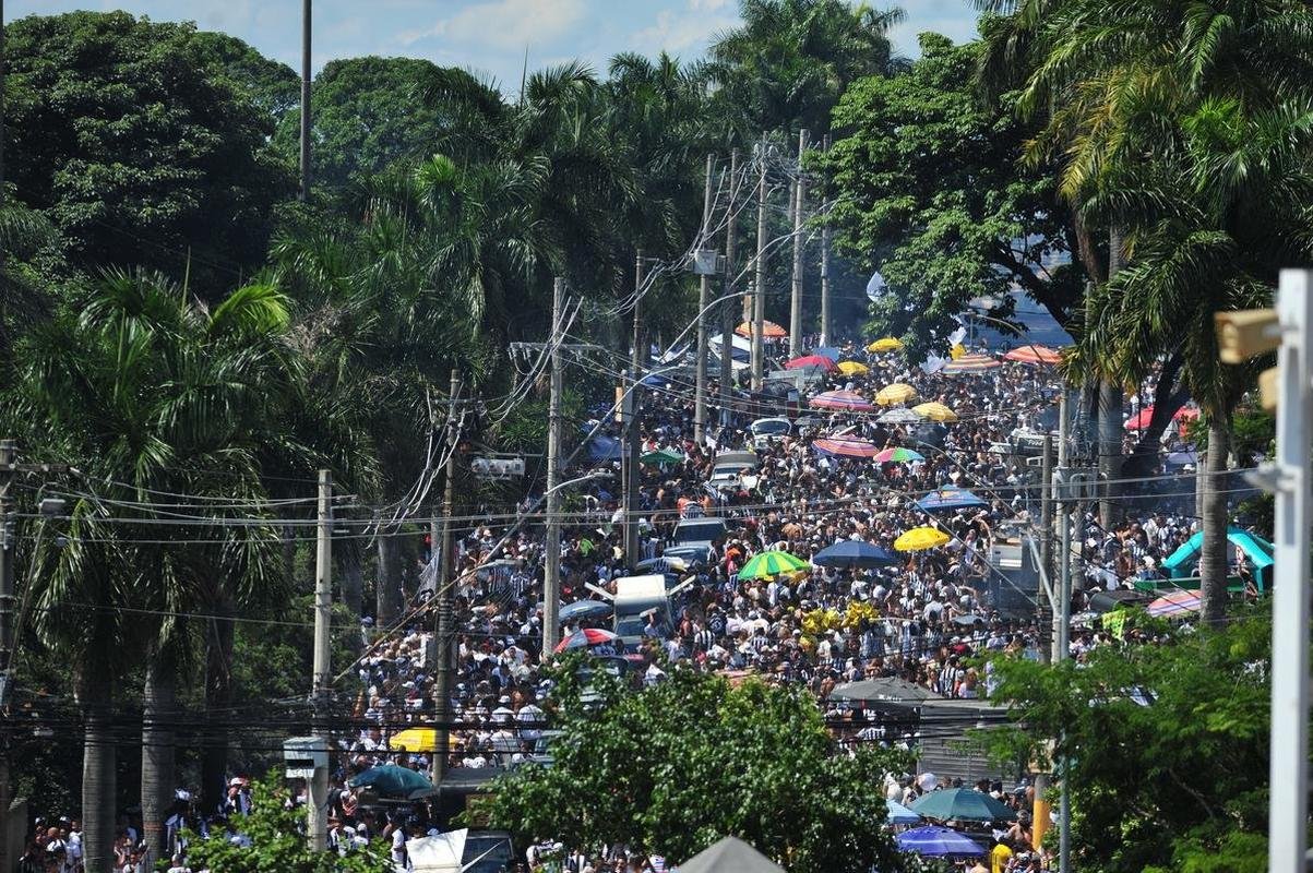 Torcida do Atltico chegou animada ao Mineiro para o jogo da taa, contra o RB Bragantino. Dia de festejar com o time o ttulo do Campeonato Brasileiro de 2021