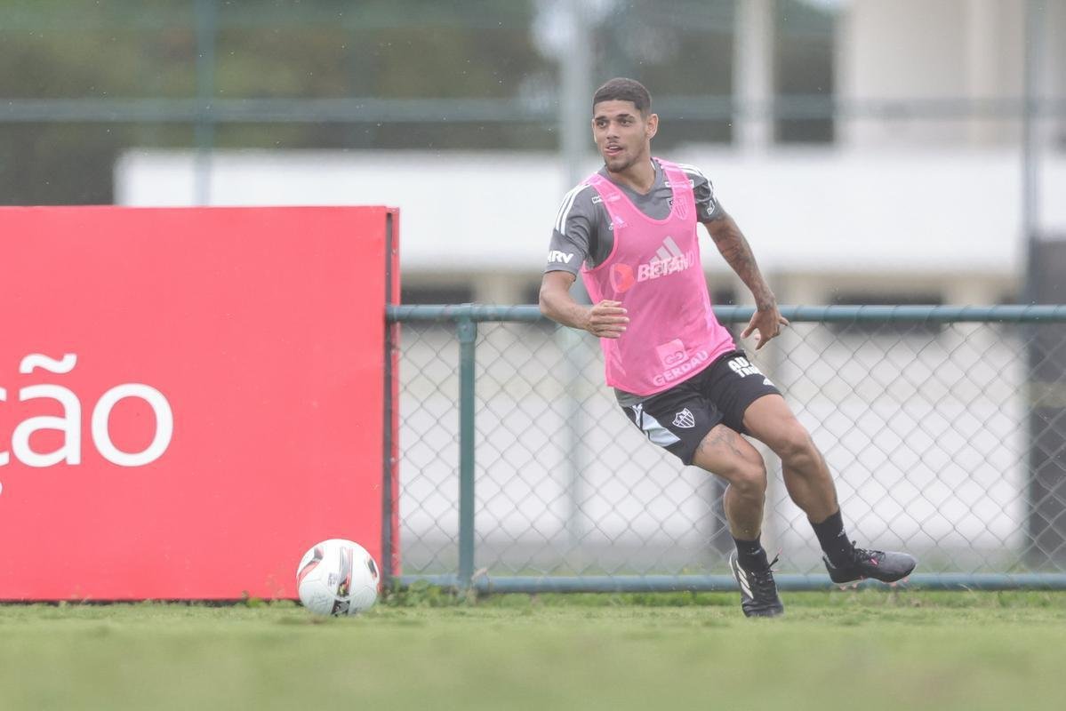 44 - Rubens (lateral e meio-campista)