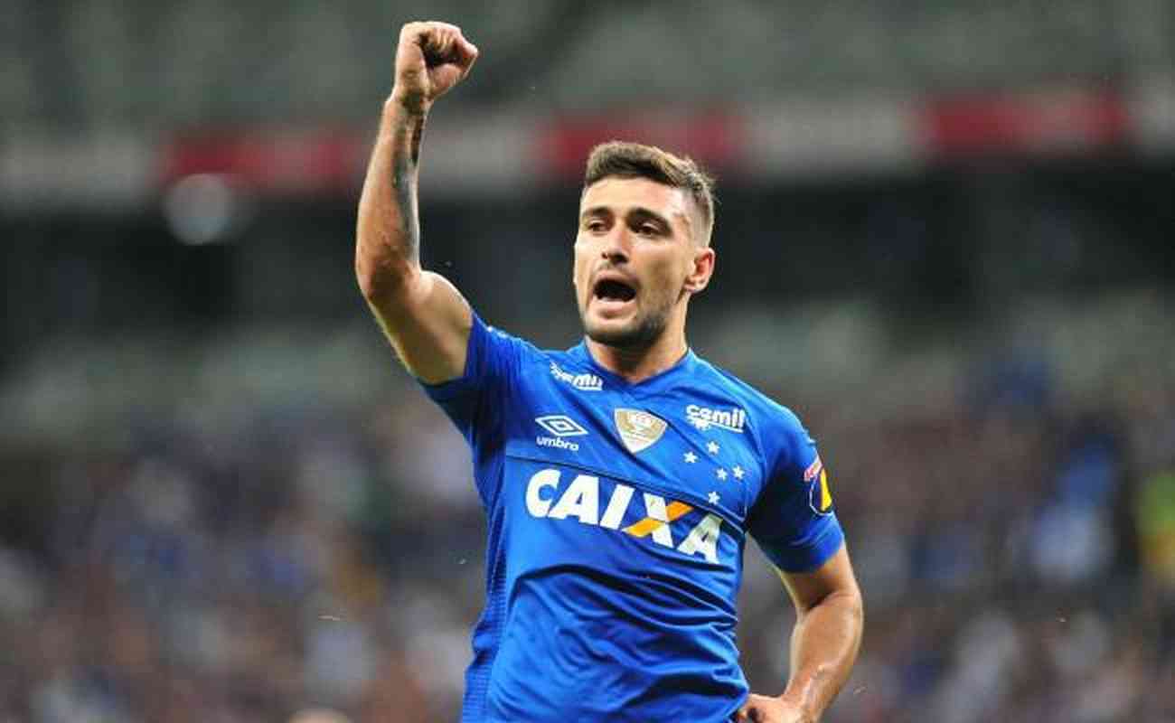 Arrascaeta - Cruzeiro foi punido pela dvida com o Defensor-URU pela transferncia do atleta no incio de 2015
