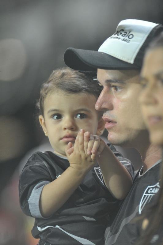 Torcedores de Atltico e Flamengo compareceram ao Horto nesta noite de sbado para assistir ao confronto entre os tradicionais rivais