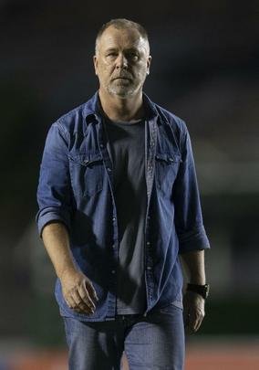 Cruzeiro goleou Vasco por 4 a 0 e causou a ira da torcida cruz-maltina em So Janurio