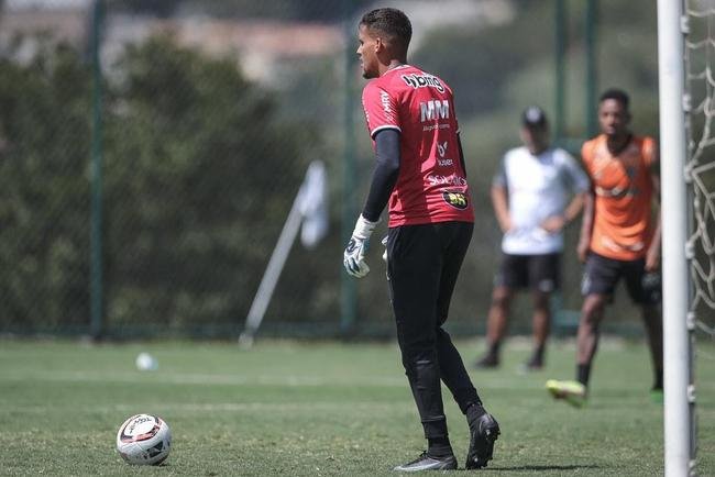 Comemorao pelo aniversrio do Galo e treino