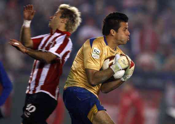 Fbio teve grande atuao no primeiro jogo da final de 2009, em La Plata, contra o Estudiantes