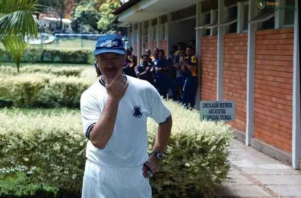Imagens da Toca da Raposa I em 2000, ano da chegada do técnico Luiz Felipe Scolari