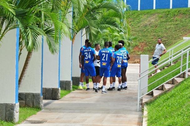 Cruzeiro iniciou temporada 2018 com reapresentao do elenco nesta quarta-feira; a caminho do Grmio, Alisson se despediu dos companheiros