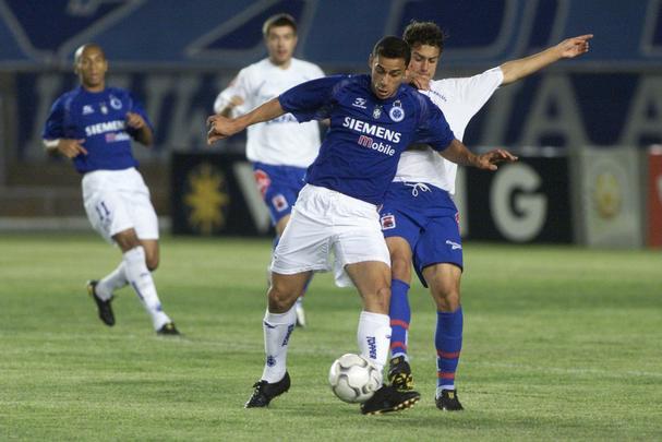 Fred em ação pelo Cruzeiro entre 2004 e 2005