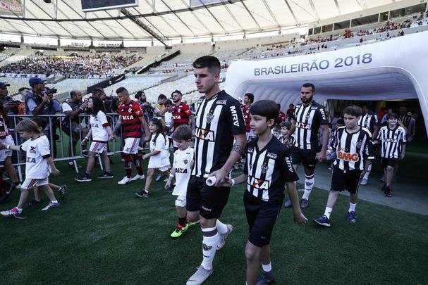 Imagens do duelo entre Flamengo e Atlético, no Maracanã, pela 26ª rodada do Brasileiro