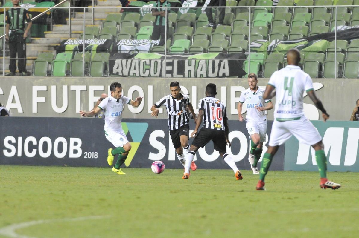 Imagens do clssico de ida da semifinal do Mineiro, entre Atltico e Amrica, no Independncia