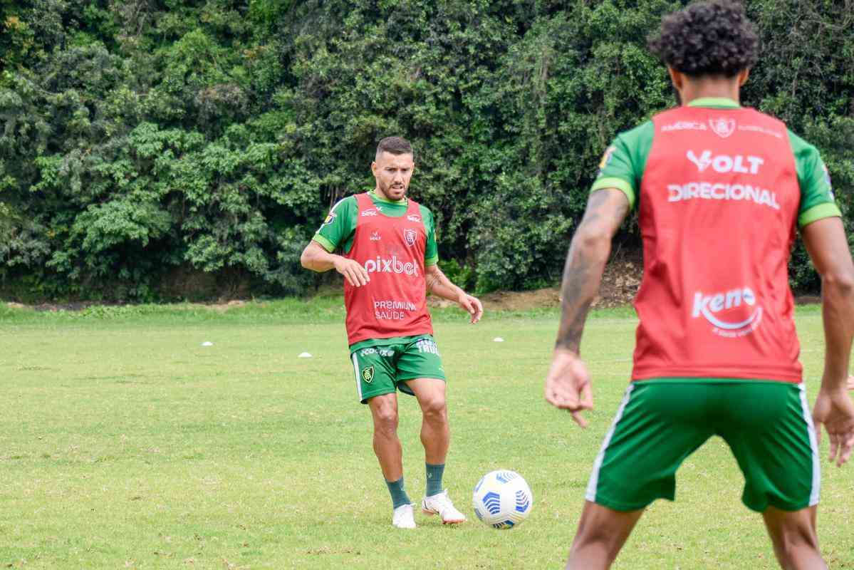Jogadores do Coelho se preparam para enfrentar o Inter no Beira-Rio 