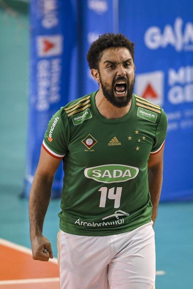 Cruzeiro se garantiu na decis�o do Sul-Americano de V�lei ao bater os argentinos do Policial Voley por 3 sets a 0, neste s�bado (5), no Gin�sio do Riacho, em Contagem. As parciais foram de 25/20, 29/27 e 25/16