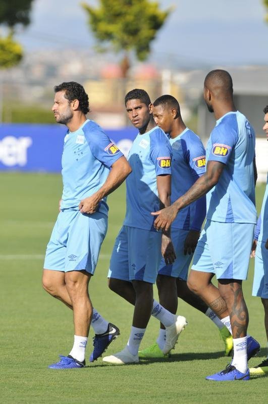 Treino do Cruzeiro nesta segunda marcou o batismo do colombiano Luis Orejuela, reforo para 2019