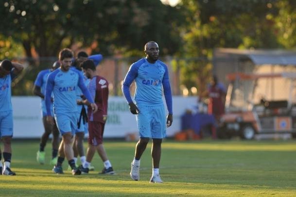 Aps conquistar o Mineiro, jogadores do Cruzeiro voltaram ao trabalho nesta tera-feira
