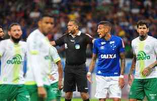 Chapecoense dominou Cruzeiro, venceu Cruzeiro por 2 a 0 e assumiu liderana do Brasileiro