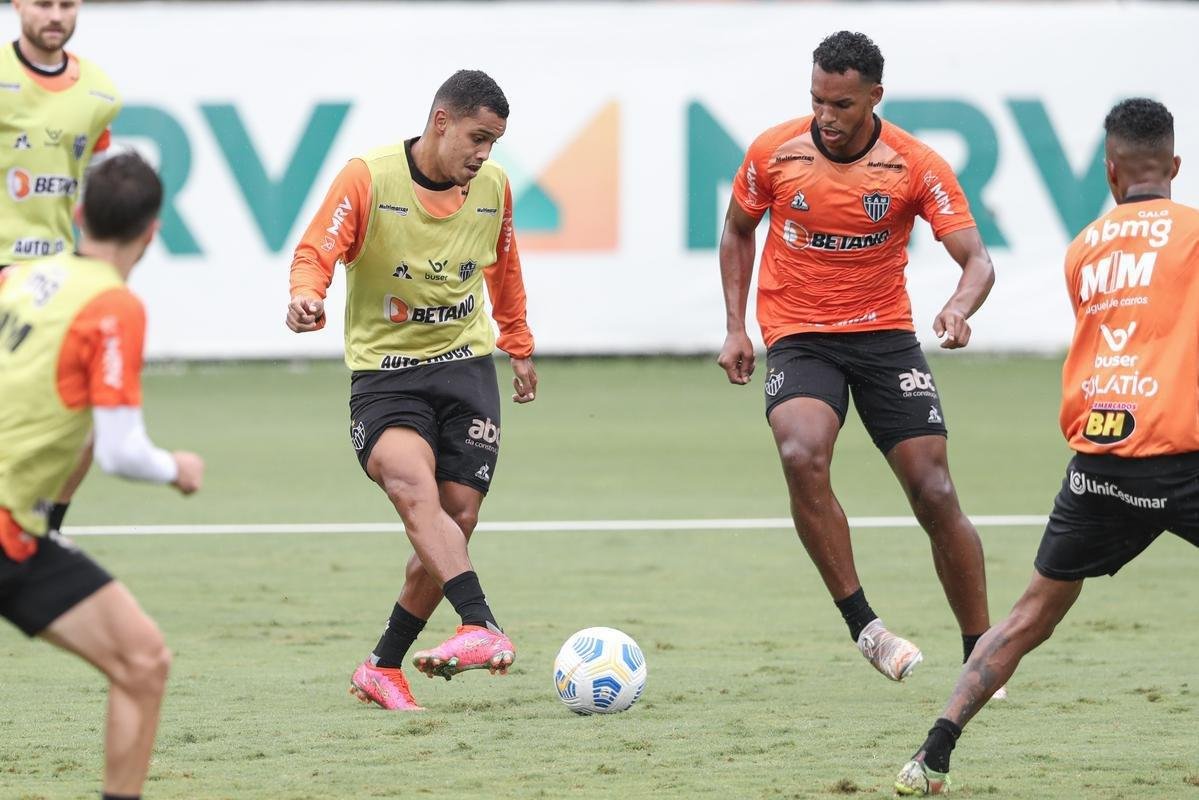 Fotos do treino do Atltico neste domingo na Cidade do Galo (21/11)