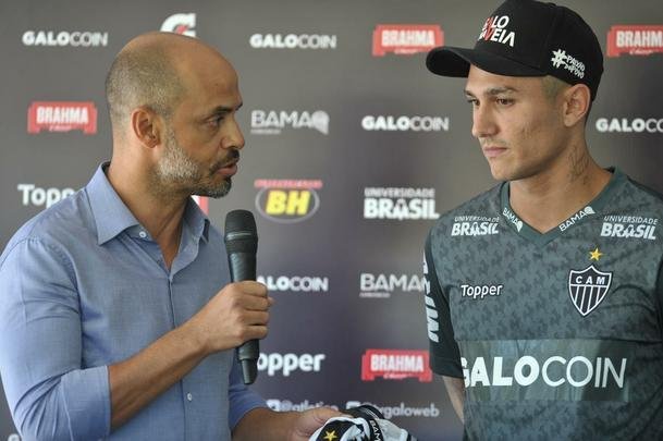 Meio-campista Vinicius, ex-Bahia, assinou contrato com o Atltico at dezembro de 2020