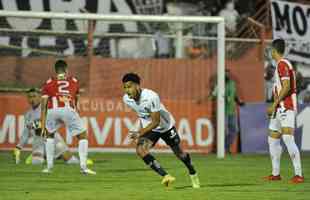 Dylan marcou o gol de empate do Atlético diante do Villa Nova