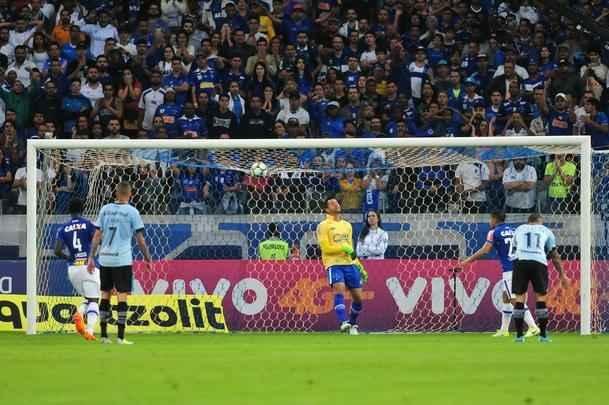 Imagens do jogo entre Cruzeiro e Grmio, pela 8 rodada do Campeonato Brasileiro, no Mineiro