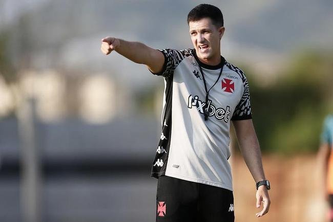 10 - Mauricio Barbieri foi anunciado pelo Vasco em 06 de dezembro de 2022
