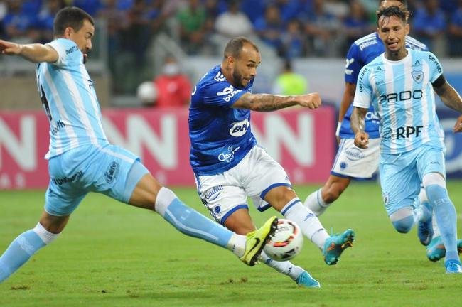 Fotos do jogo entre Cruzeiro e Londrina, no Mineiro, em Belo Horizonte, pela quarta rodada da Srie B do Brasileiro de 2022