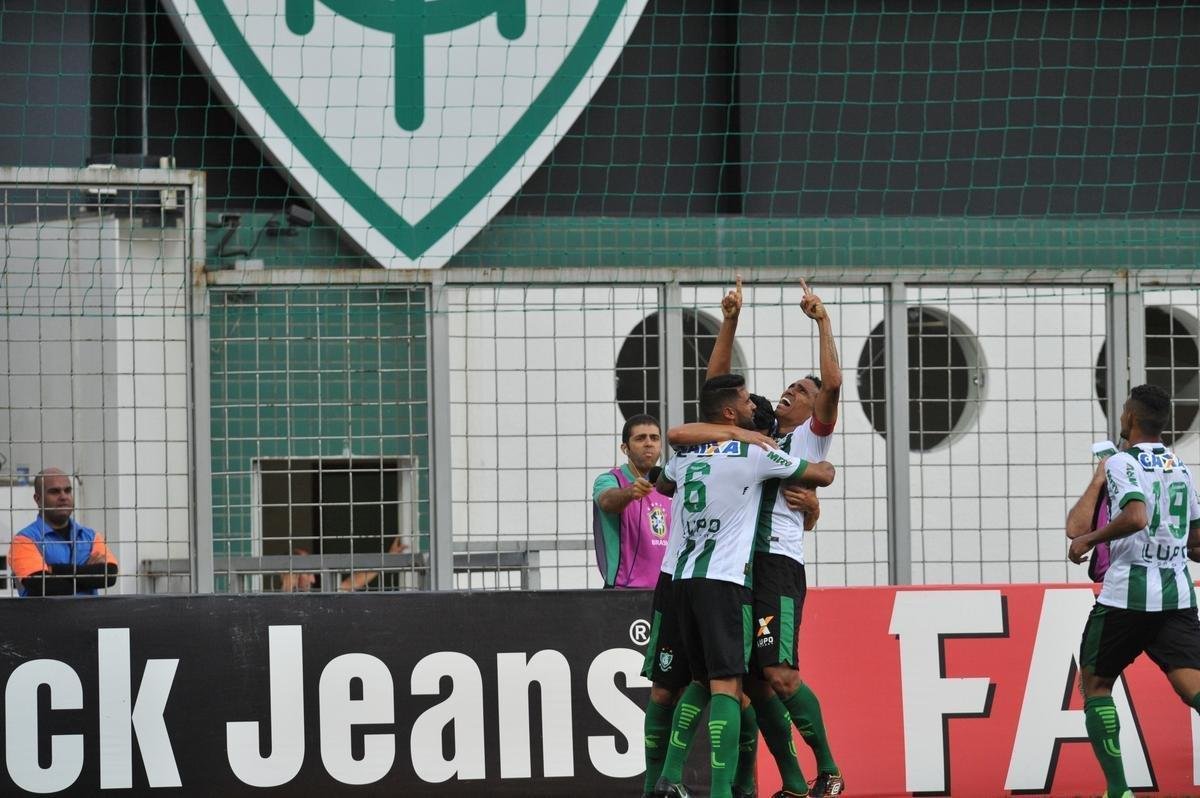 Zagueiro americano Rafael Lima marcou o gol do ttulo sobre o CRB e emocionou o Independncia