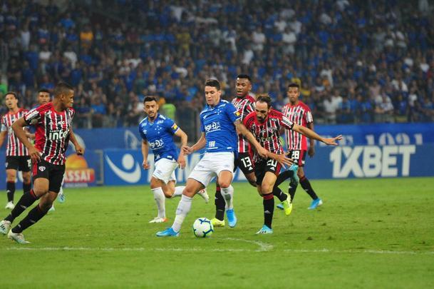 Fotos de Cruzeiro x So Paulo, no Mineiro, pela 26 rodada do Campeonato Brasileiro
