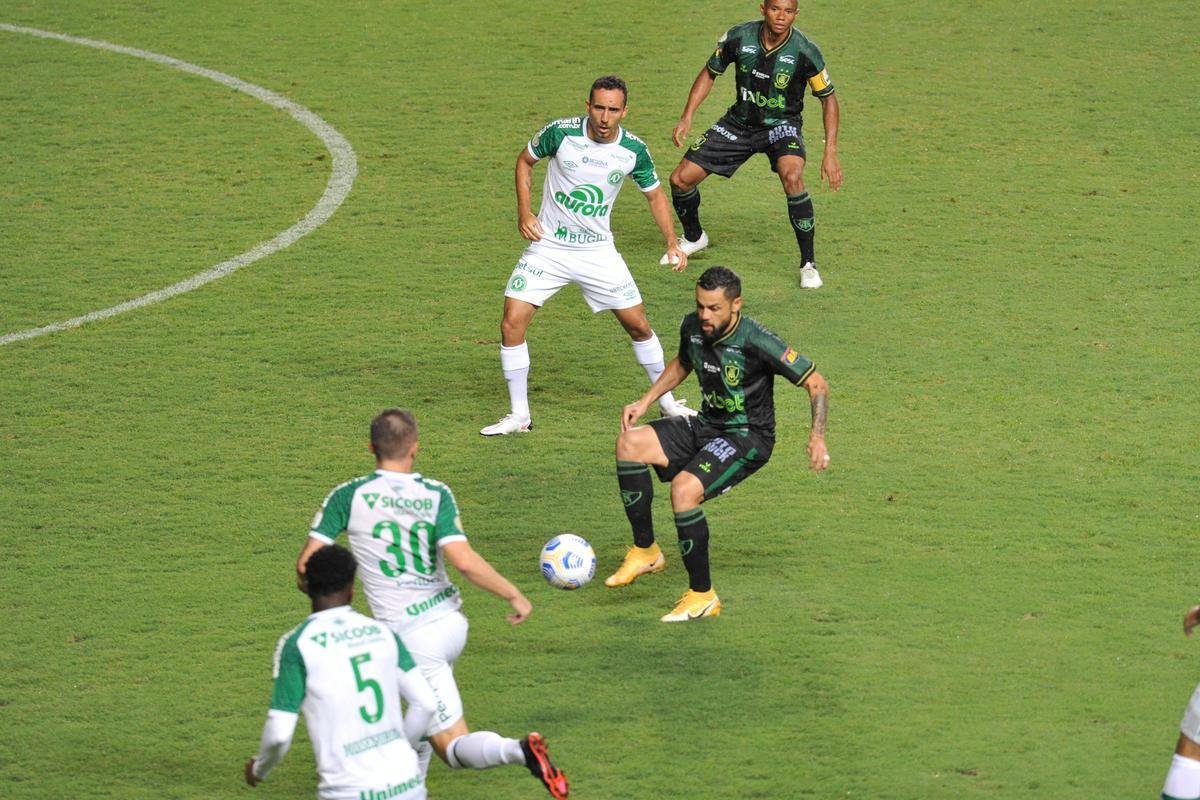 Fotos da vitria do Amrica sobre a Chapecoense, por 3 a 0, no Independncia, pela 35 rodada do Campeonato Brasileiro
