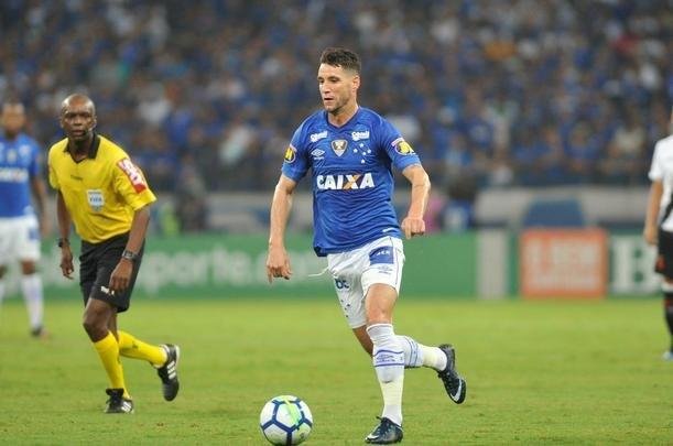 Fotos do primeiro tempo de Cruzeiro x Vasco, no Mineiro, pela 10 rodada do Campeonato Brasileiro