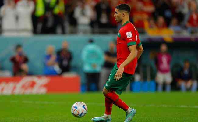 Com direito a cavadinha, Hakimi converteu o pnalti decisivo que levou Marrocos s quartas de final da Copa do Mundo