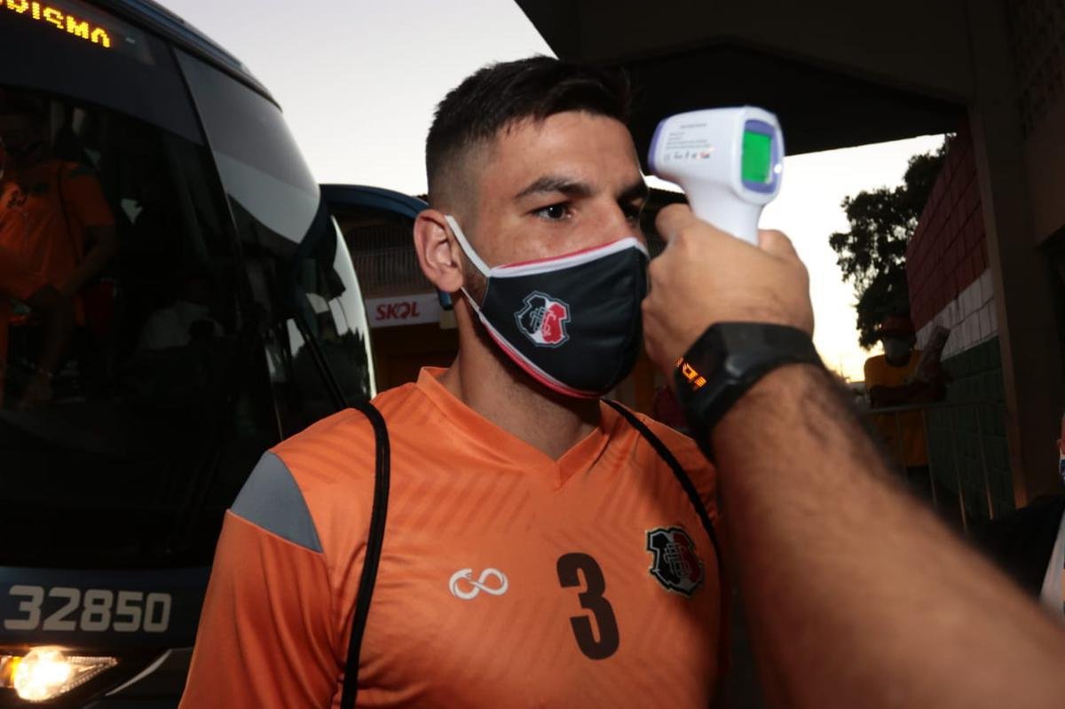 Confiança e Santa Cruz jogam em Feira de Santana na noite deste sábado. Partida vale uma vaga na semifinal da Copa do Nordeste