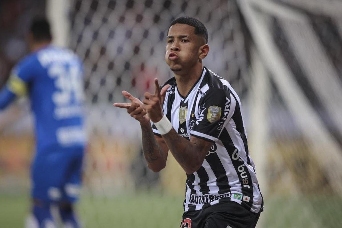 No fim de junho, jovem atacante Svio foi vendido ao Grupo City. Ele foi repassado ao PSV, da Holanda.