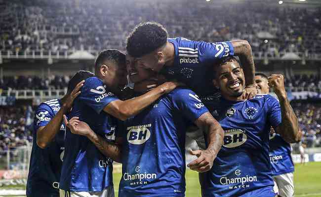 Segundo o Departamento de Matemtica da UFMG, o Cruzeiro tem 99,99% de chance de voltar  Srie A ao final desta temporada