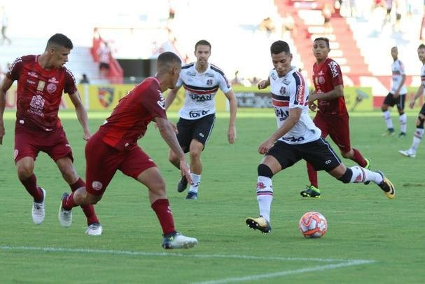 No terceiro clássico entre as equipes no ano, manteve-se o equilíbrio. Ao todo, nos confrontos, são três empates