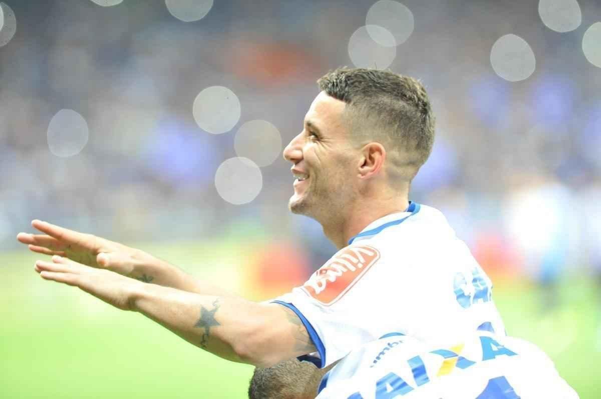 Cruzeiro venceu pnaltis com gols de Rafael Sobis, Raniel e Thiago Neves; Fbio pegou pnalti de Luan
