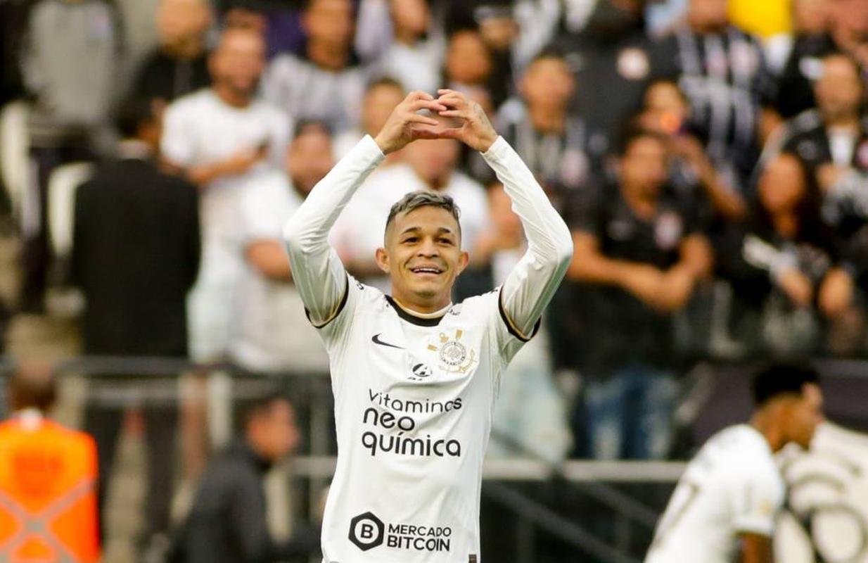 Aps derrota para o Cuiab, fora de casa, o Corinthians se recuperou no Brasileiro aps vencer o Juventude por 2 a 0. O Timo chegou aos 21 pontos e  o segundo colocado da competio
