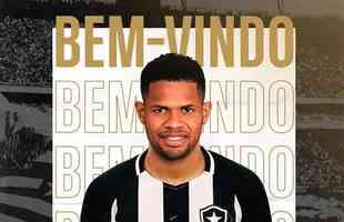 Botafogo contratou o atacante Júnior Santos
