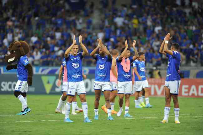 GloboEsporte.com > Futebol > Cruzeiro - NOTÍCIAS - Musa cruzeirense  embeleza vitória celeste