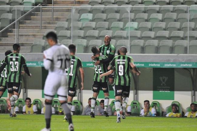 Fotos da vitória do América sobre o Botafogo, por 3 a 0, no Independência, em Belo Horizonte, pelas oitavas de final da Copa do Brasil. Wellington Paulista, Danilo Avelar e Alê marcaram os gols da vitória do Coelho no Horto